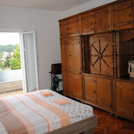 Ante Carov Apartment Verunic Luaran gambar